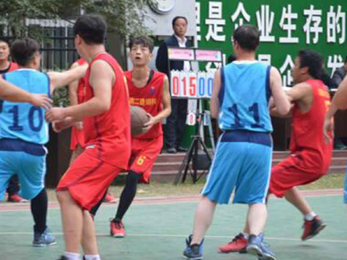 参加中欧在线官网-中欧(中国)“奋进杯”男子篮球赛